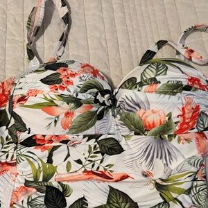 Women's Floral One Piece Swimsuit Nip tuck Size 6